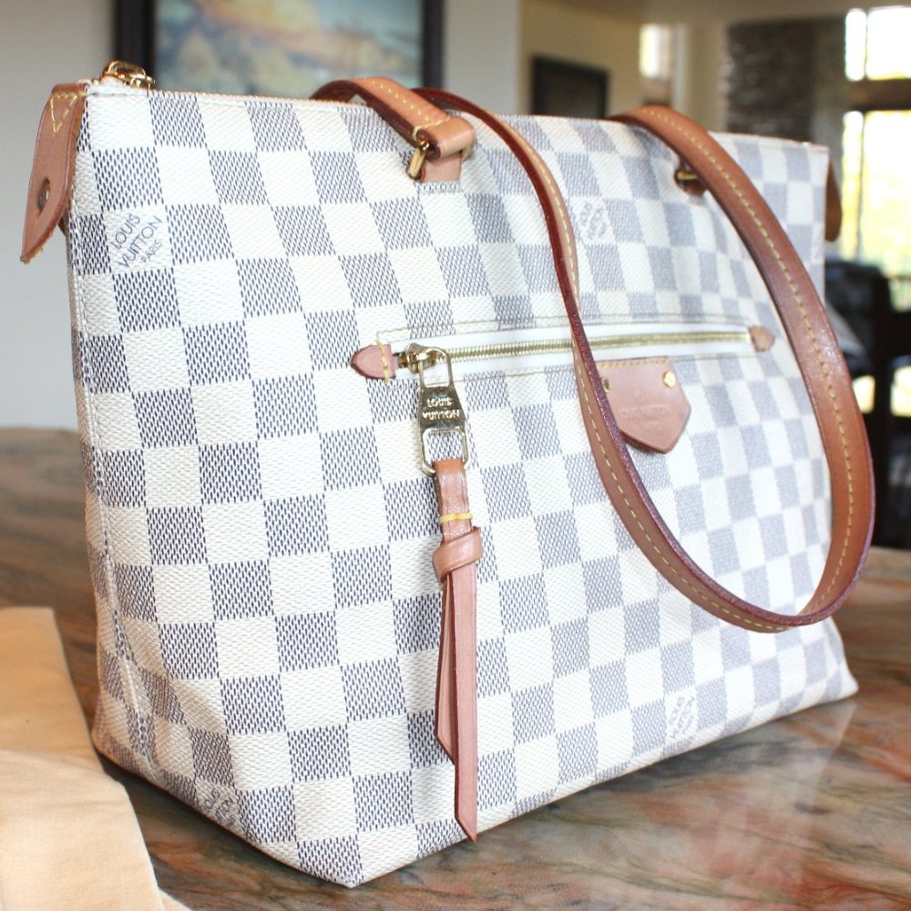 Authentic LOUIS VUITTON $1,320 Iena PM 2020 Damier Azur Bag Tote Purse Leather